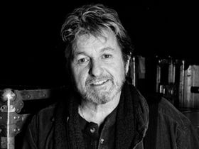Jon Anderson pissed that Yes replaced him
